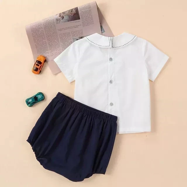 TRAJE ELEGANTE A 3