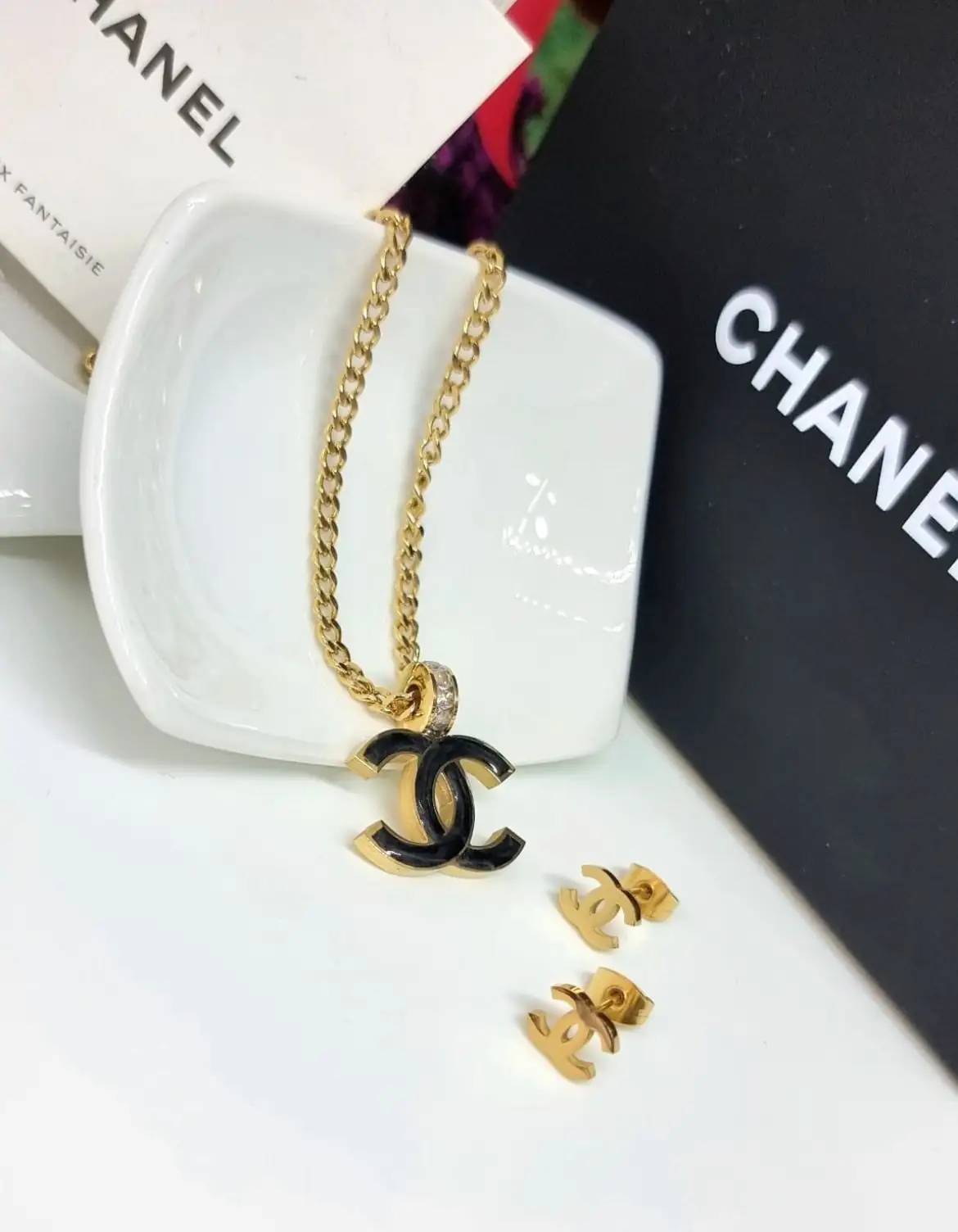 R chanel 