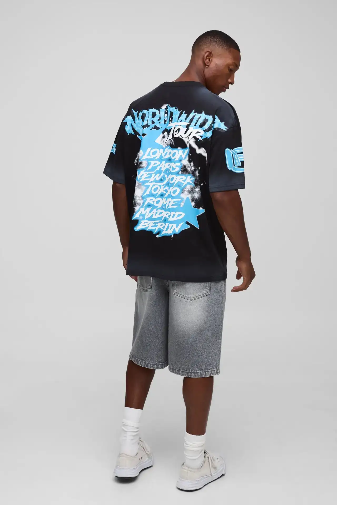 Oversized Graphic T-Shirt- Size S y M 3