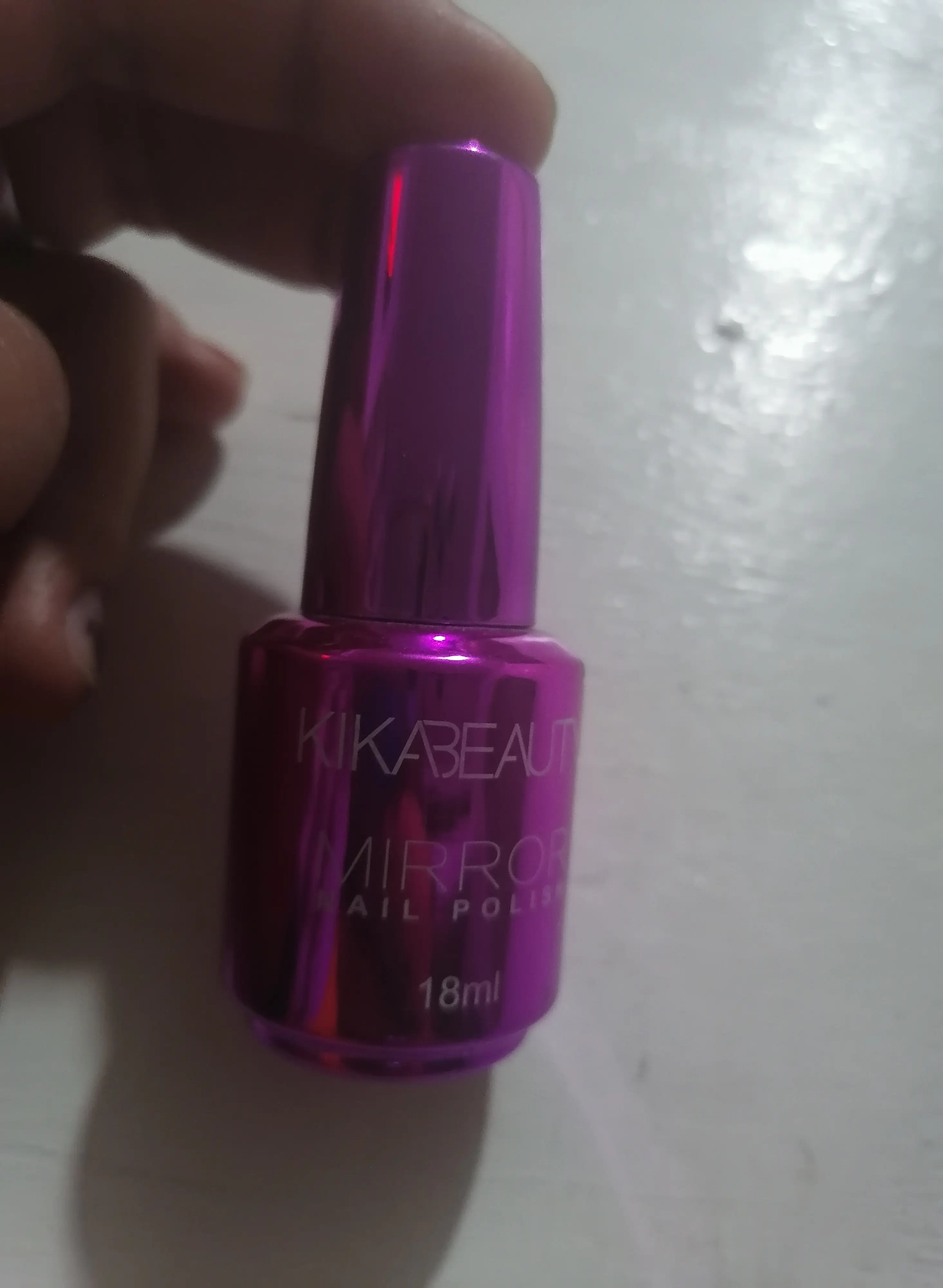 Esmalte de uñas con efecto de espejo 2