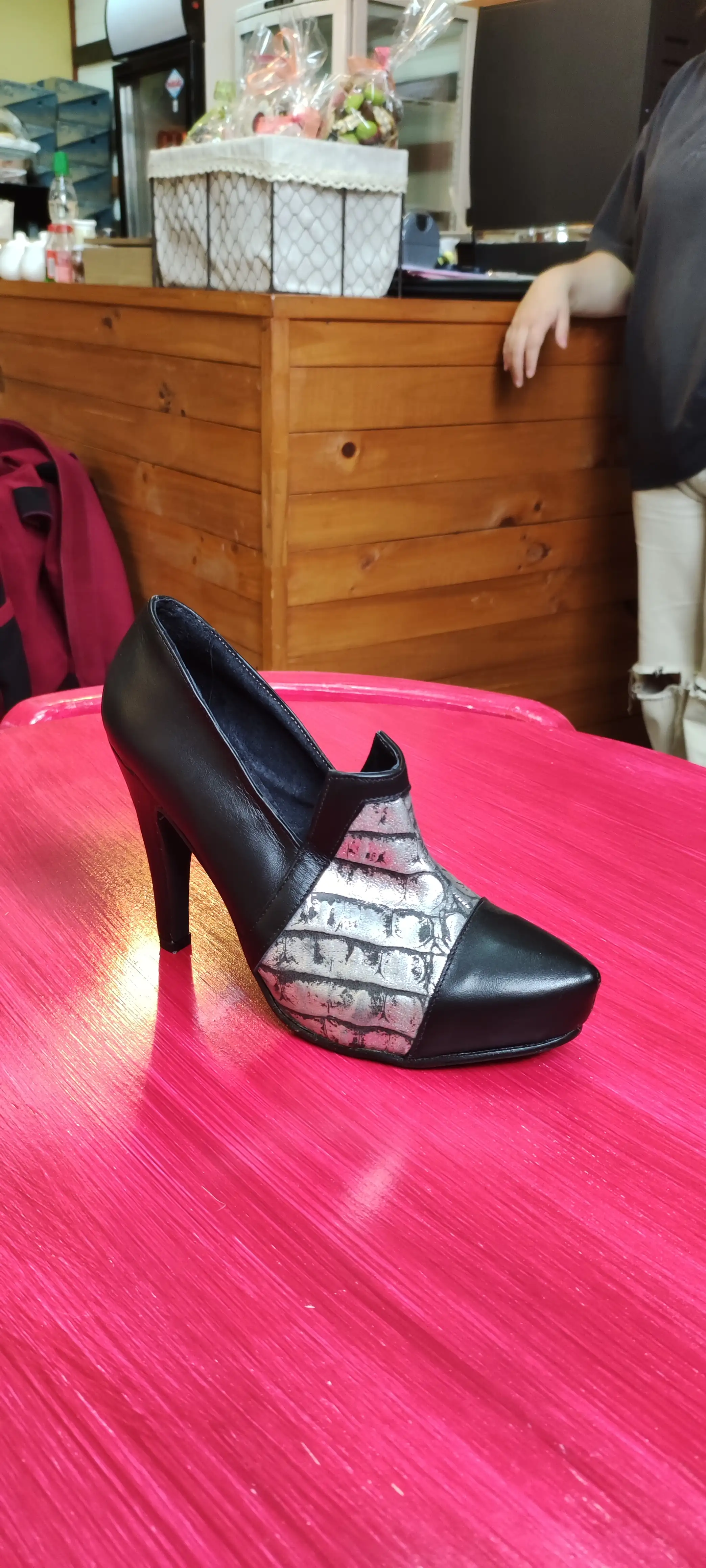 Zapato taco fino negro\plateado
