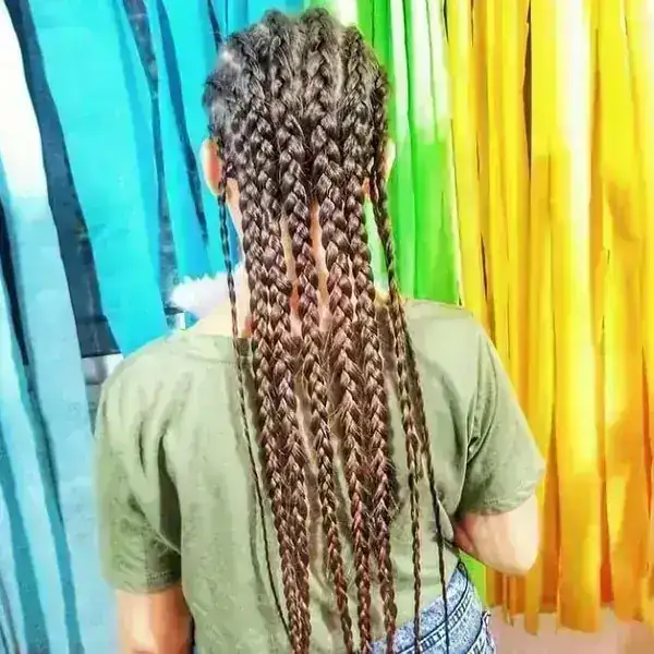 Ocho trenzas cosidas