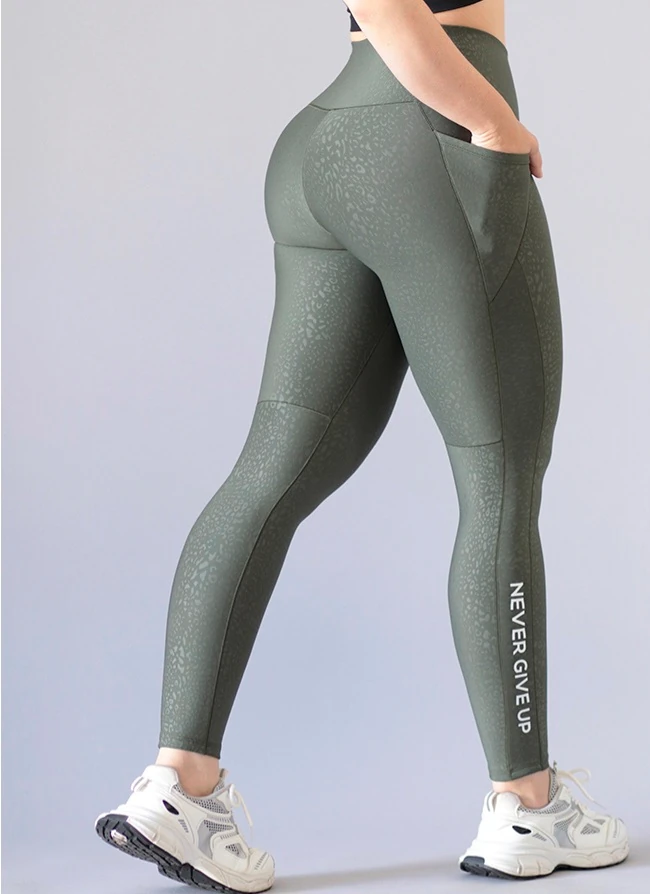 Leggins verde olivo con bolsas Never Give Up