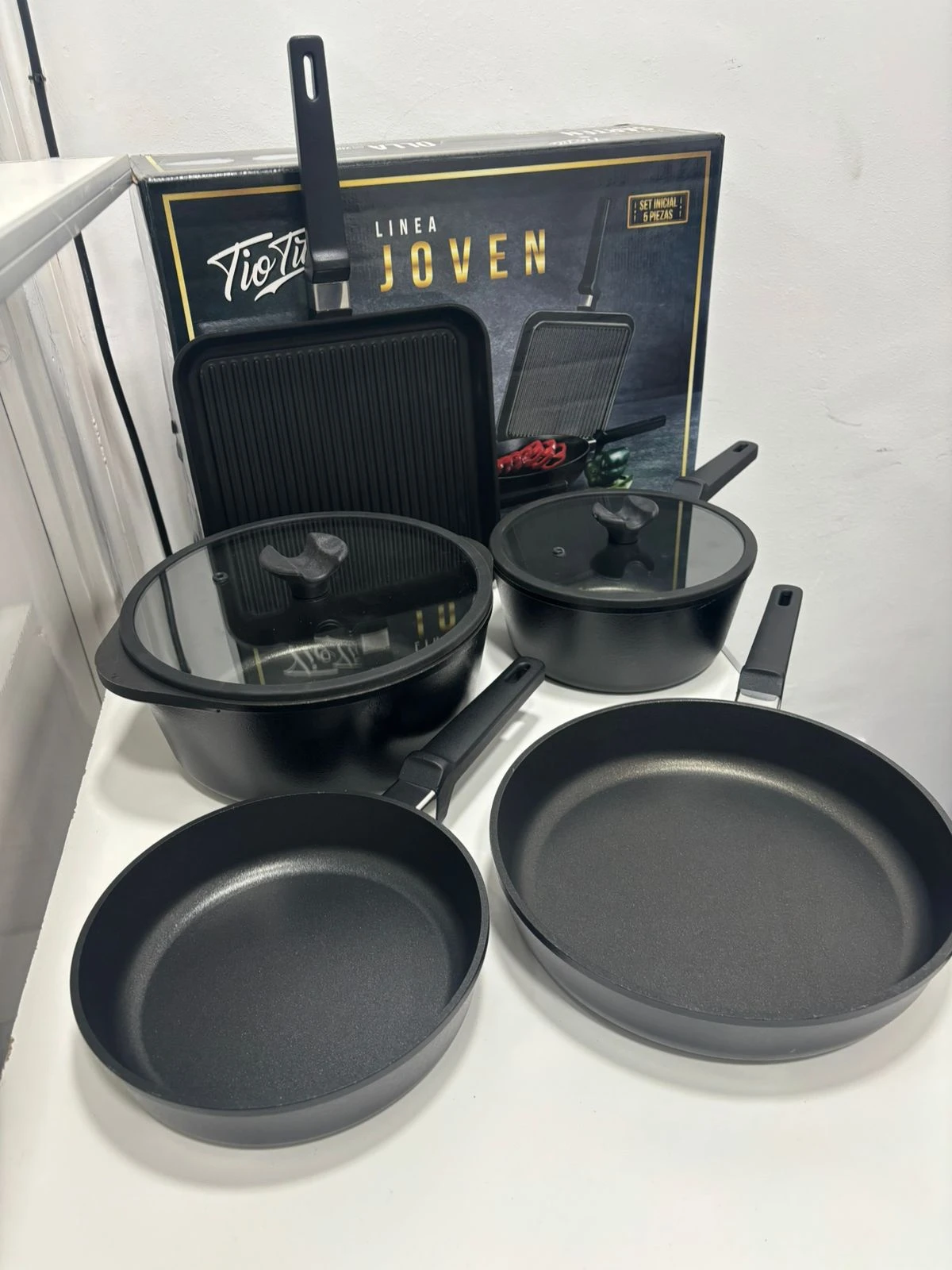 SET DE OLLAS 7 PIEZAS ANTIADHERENTES TITO TITO LINEA JOVEN  2