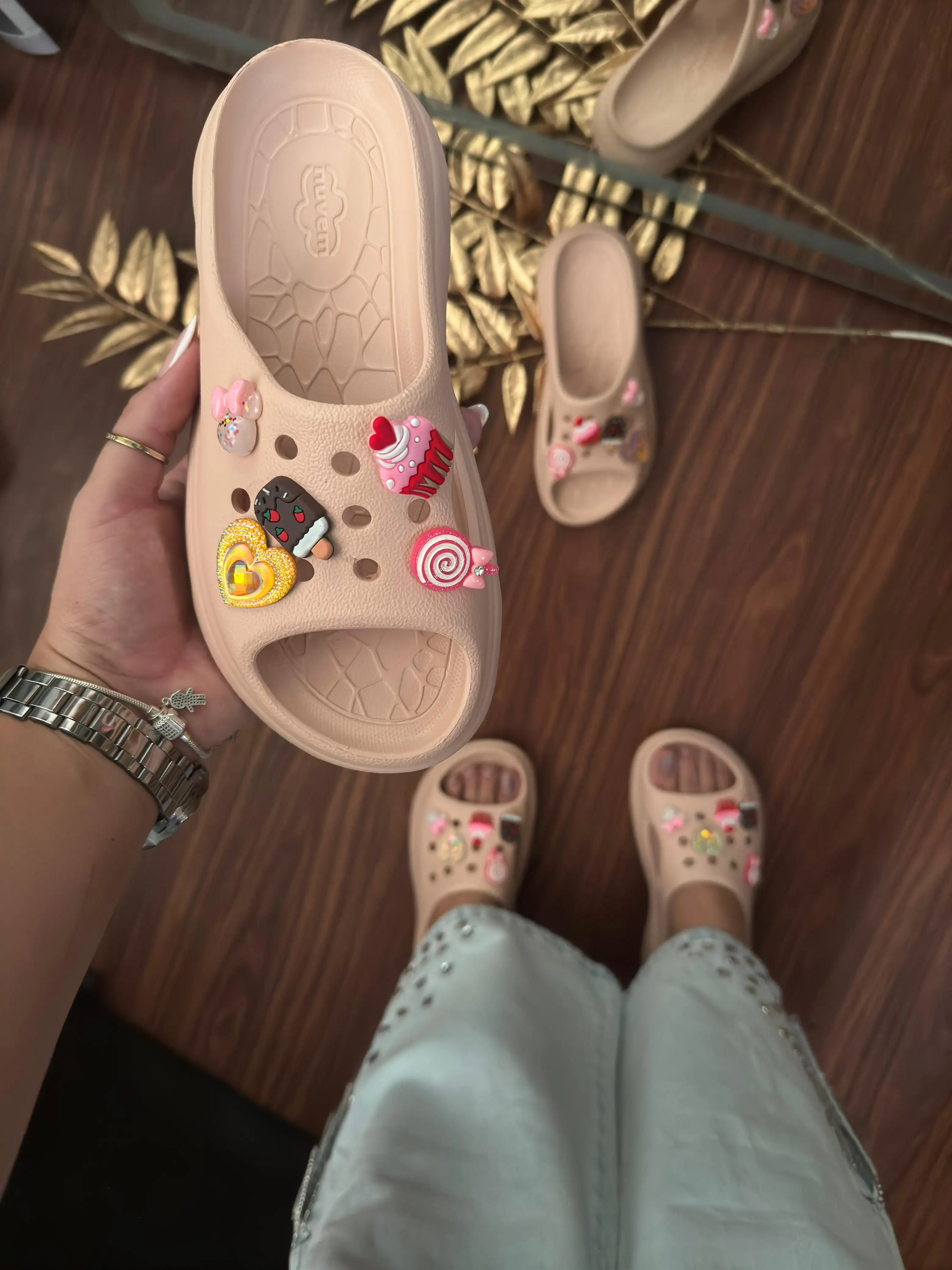 CHINELO SLIDE BOTTONS 3