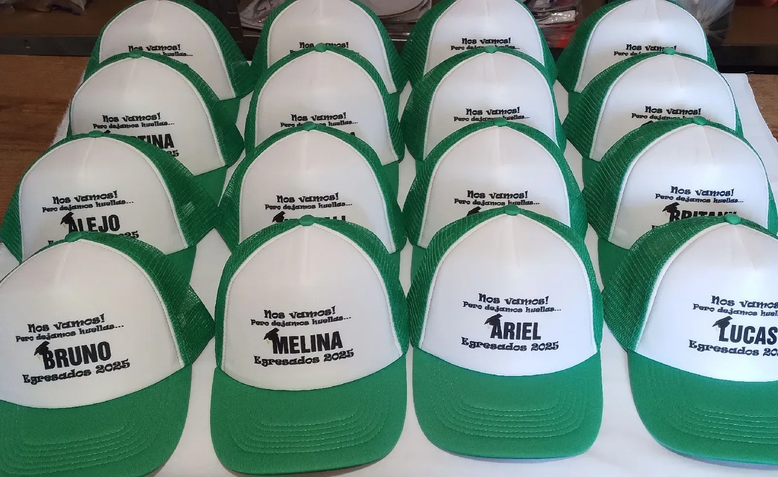 Gorro truker con diseño pack por 10 unidades  2