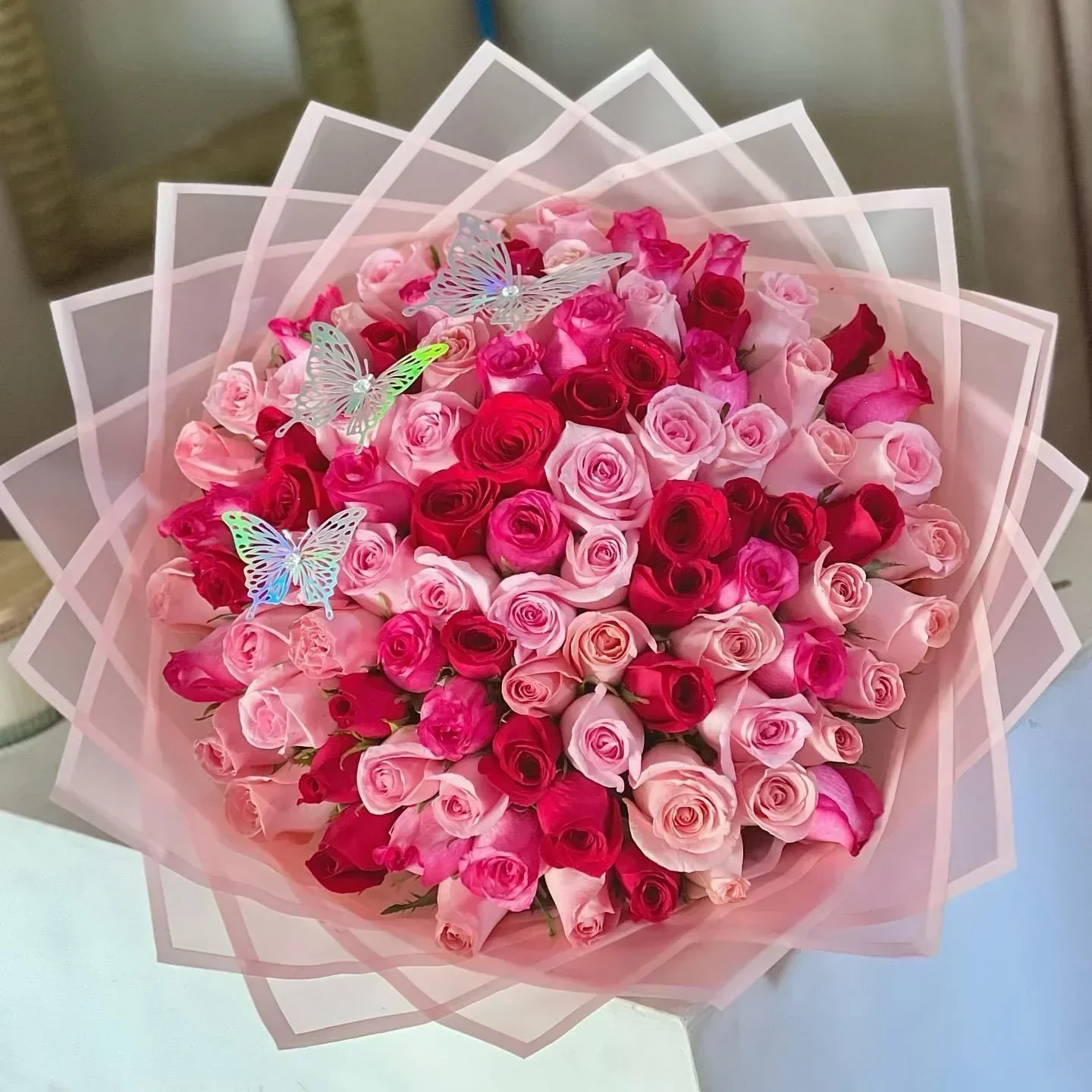 R12 Ramo 100 Rosas Combinado Comores Rosados