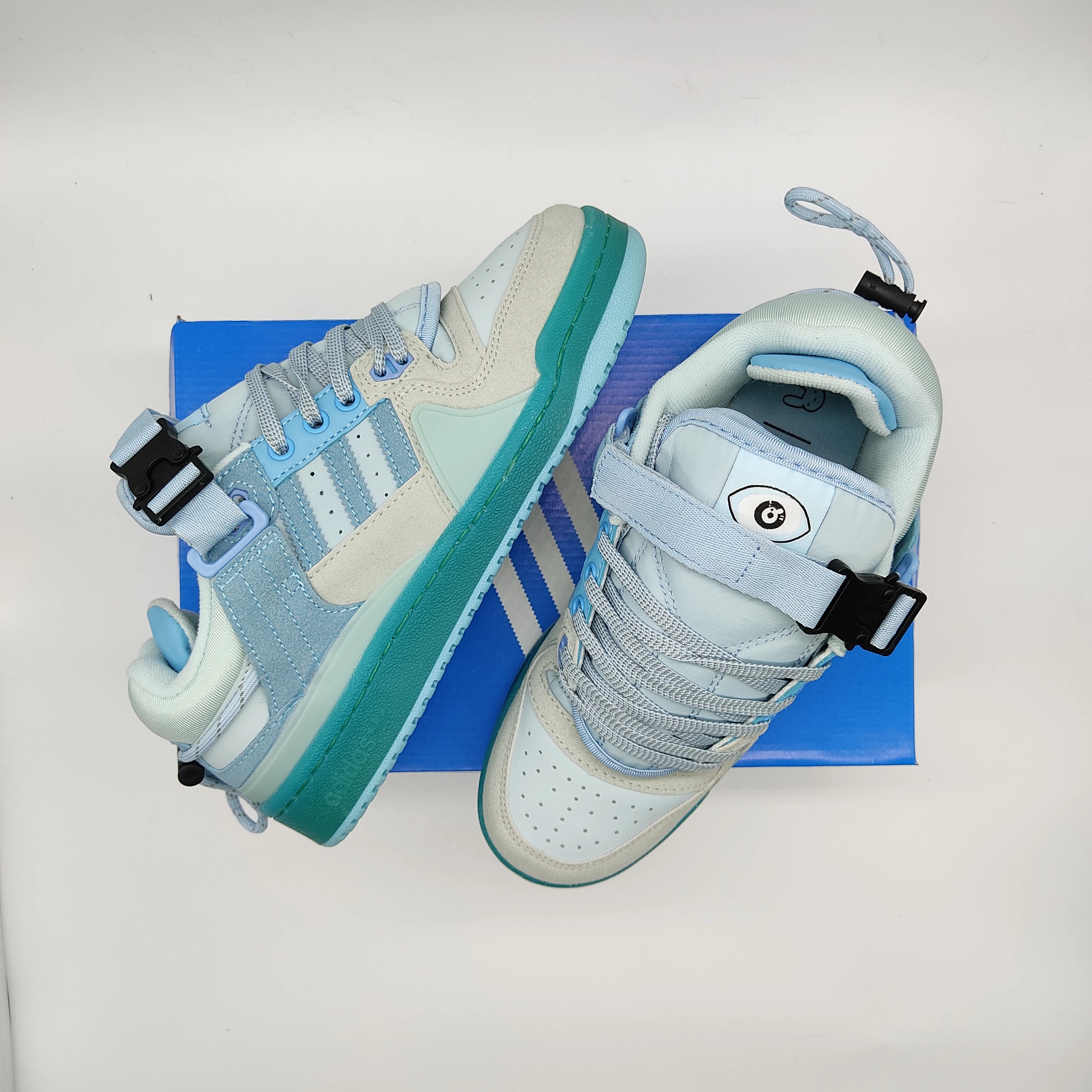 ADIDAS FORUM X BAD BUNNY (1.1 PANAMEÑO) 4