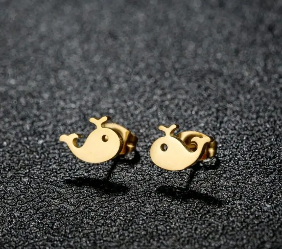 Zarcillos minimalistas estilo tachuelas