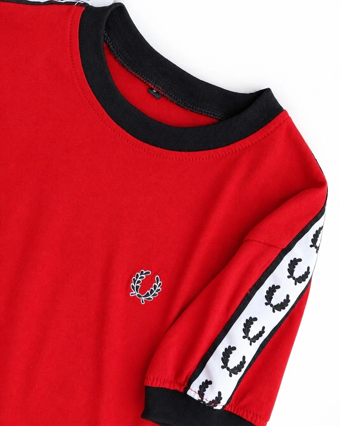Camiseta roja en algodon licrado 