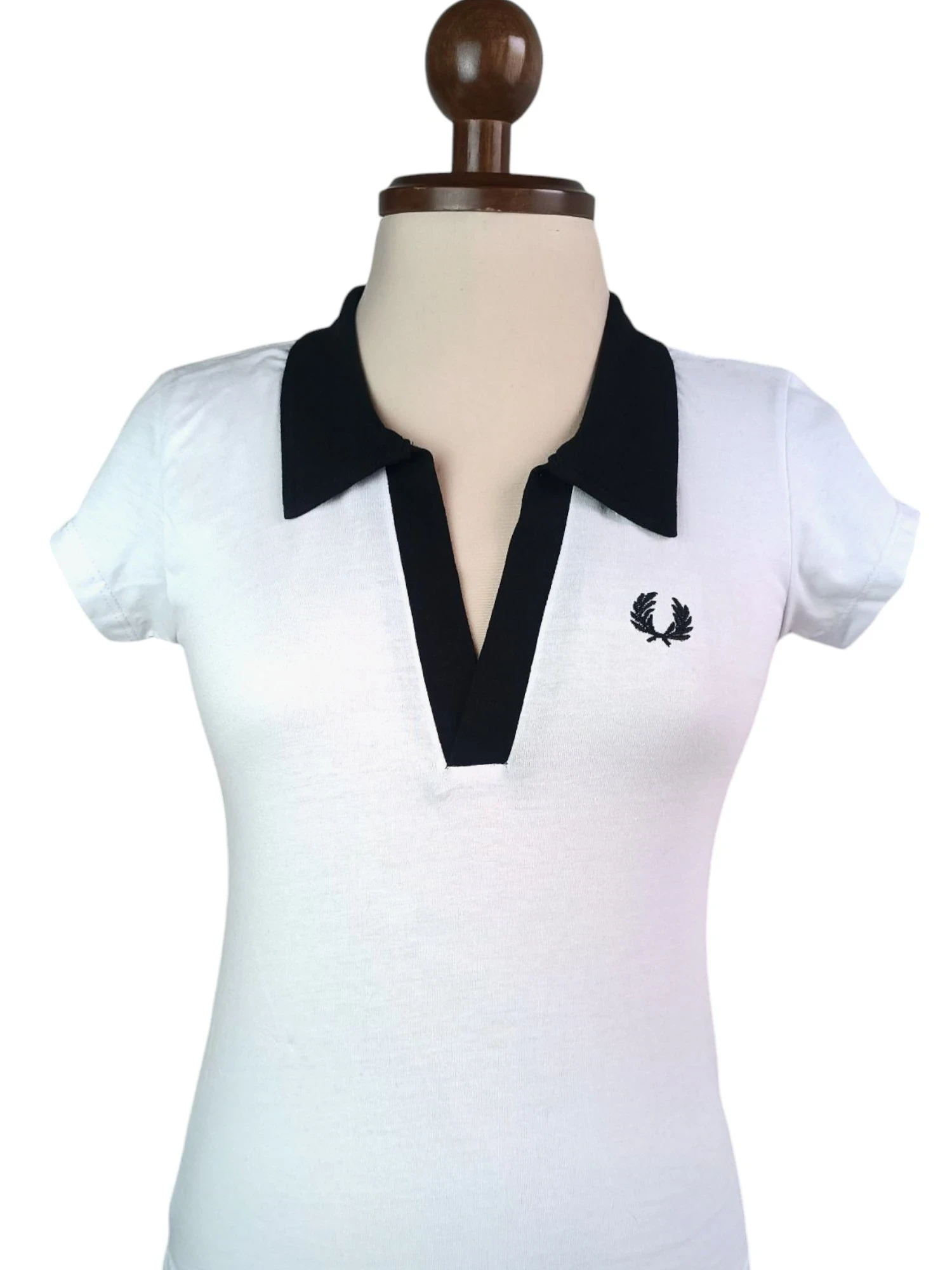 Camisa polo corta blanca con negro 