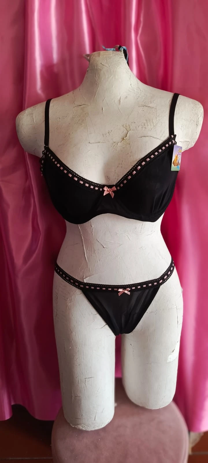 Coordinado 2 PIEZAS Negro con Listón Rosa