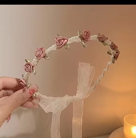 DIADEMA DE FLORES ELEGANTES 