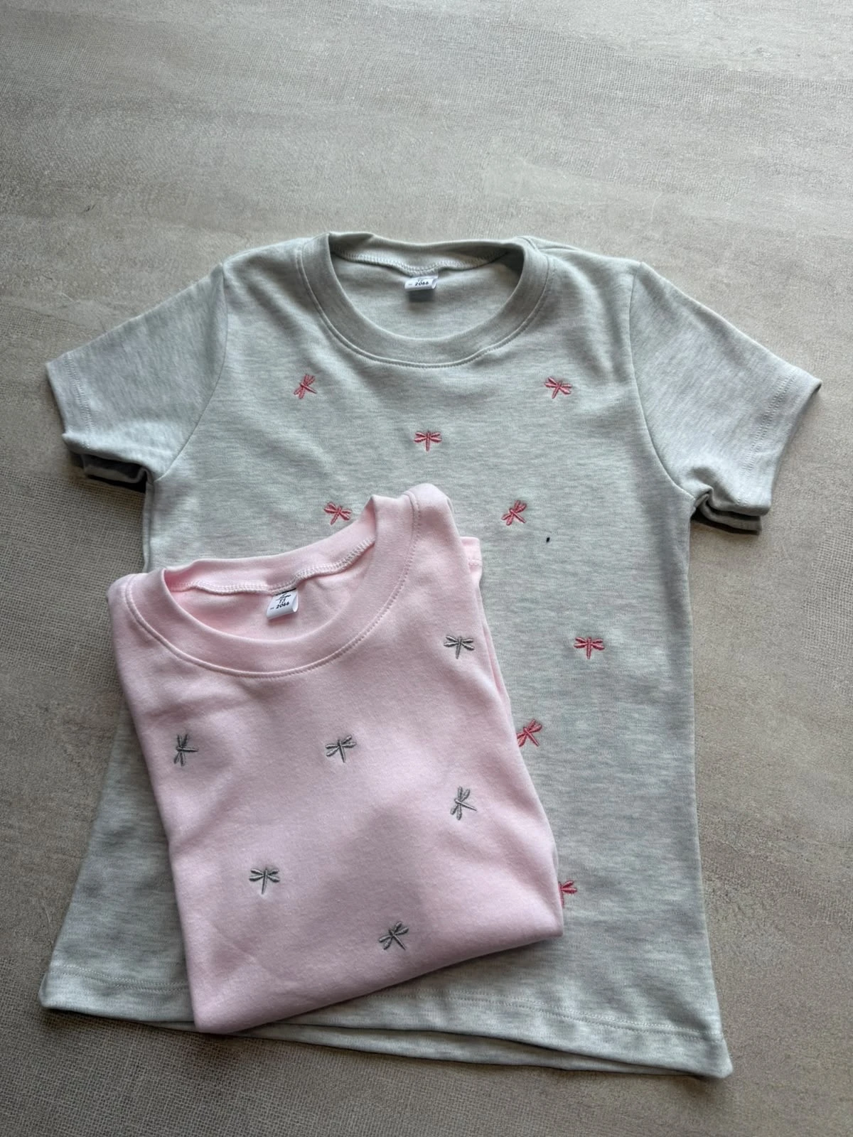 REMERAS MARIPOSA BORDADAS