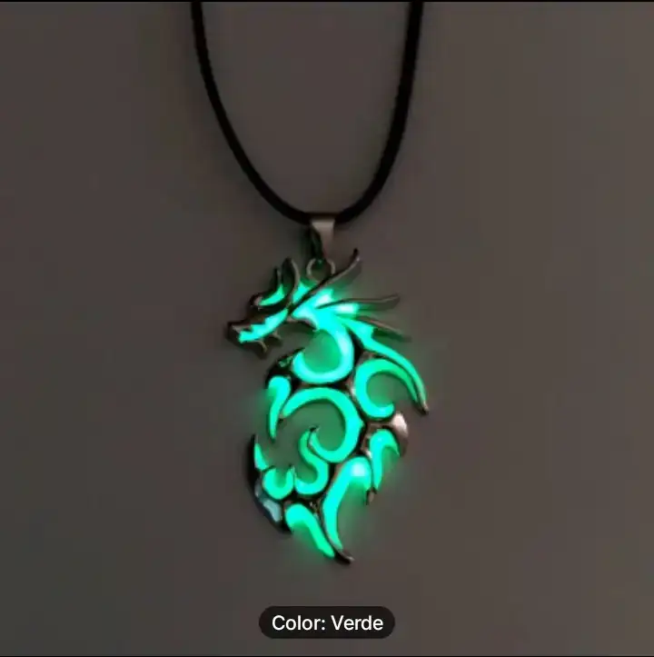 Collar de Dragón Luminoso en la Oscuridad  2