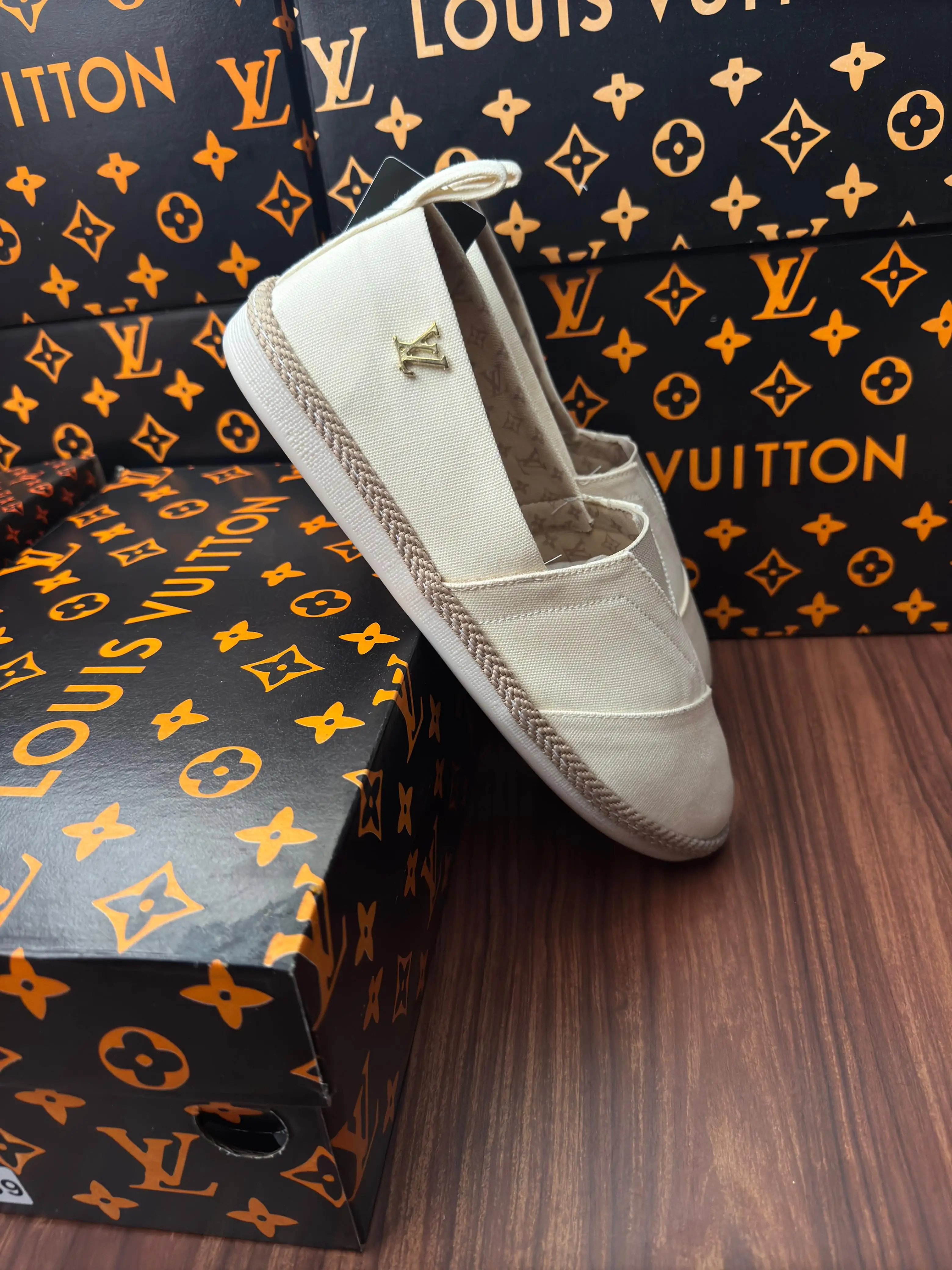 SAPATILHAS LOUIS VUITTON  3