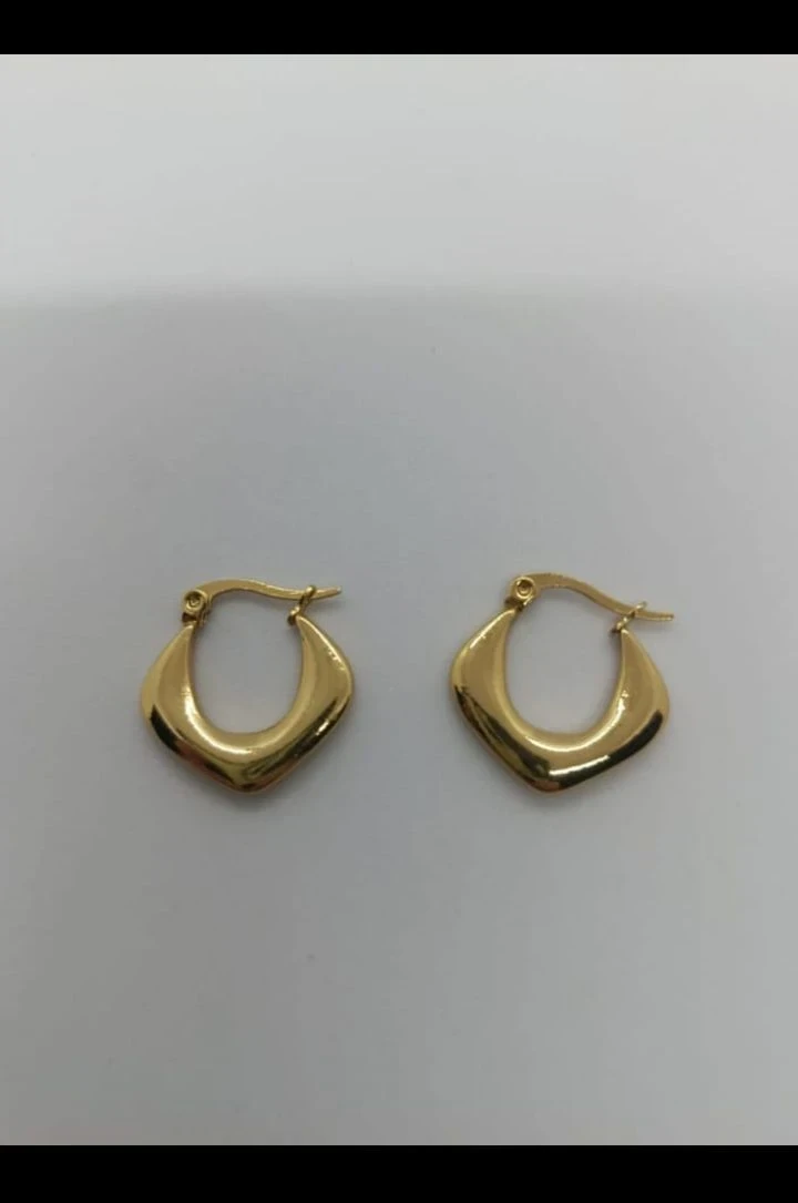 Zarcillos con diseños casuales  3