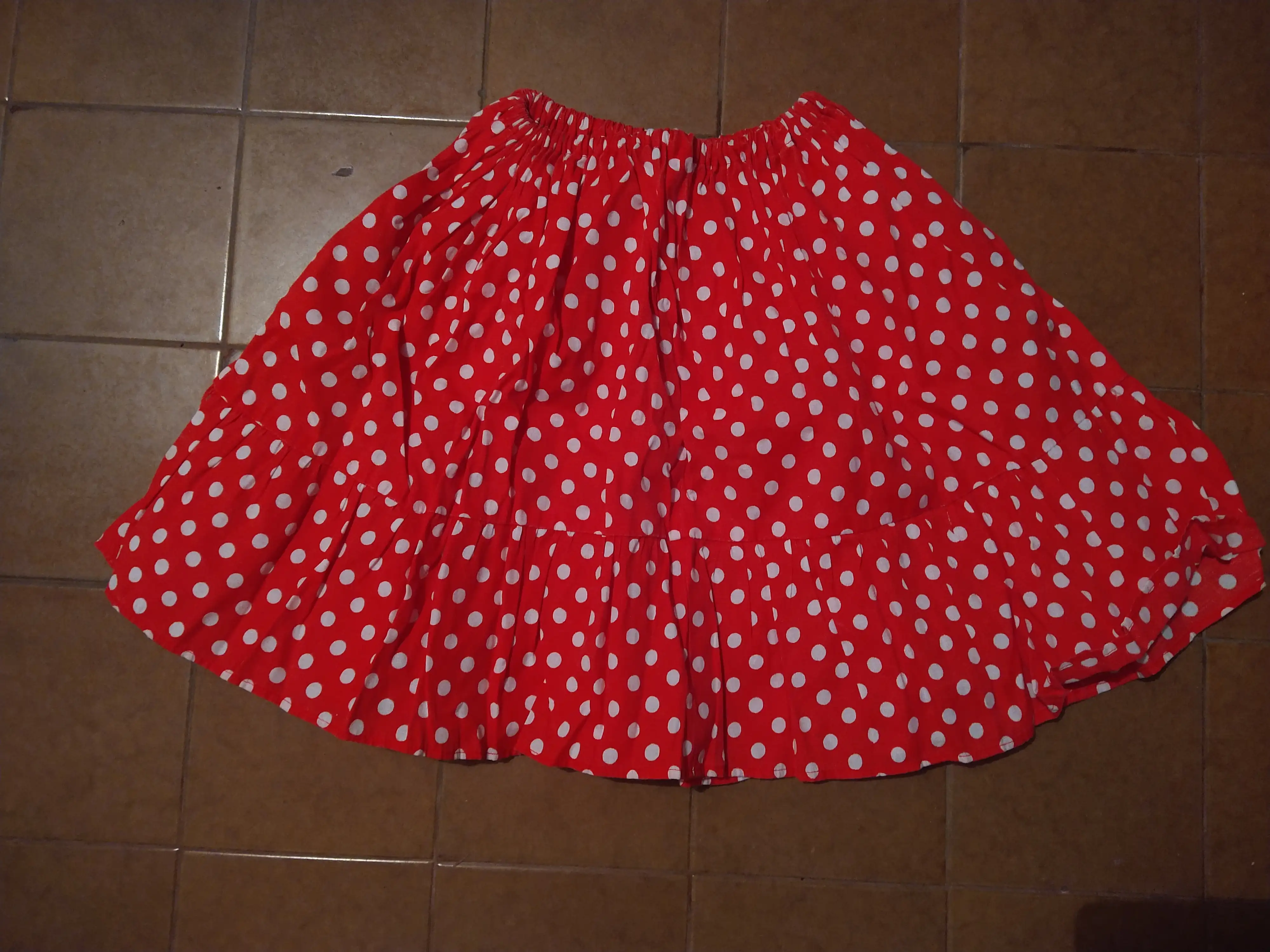 Pollera alunares roja  y blanco 