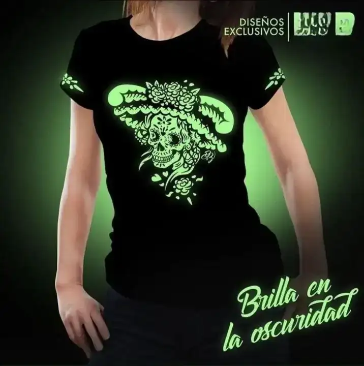 REMERA BRILLA EN LA OSCURIDAD ✨️  2