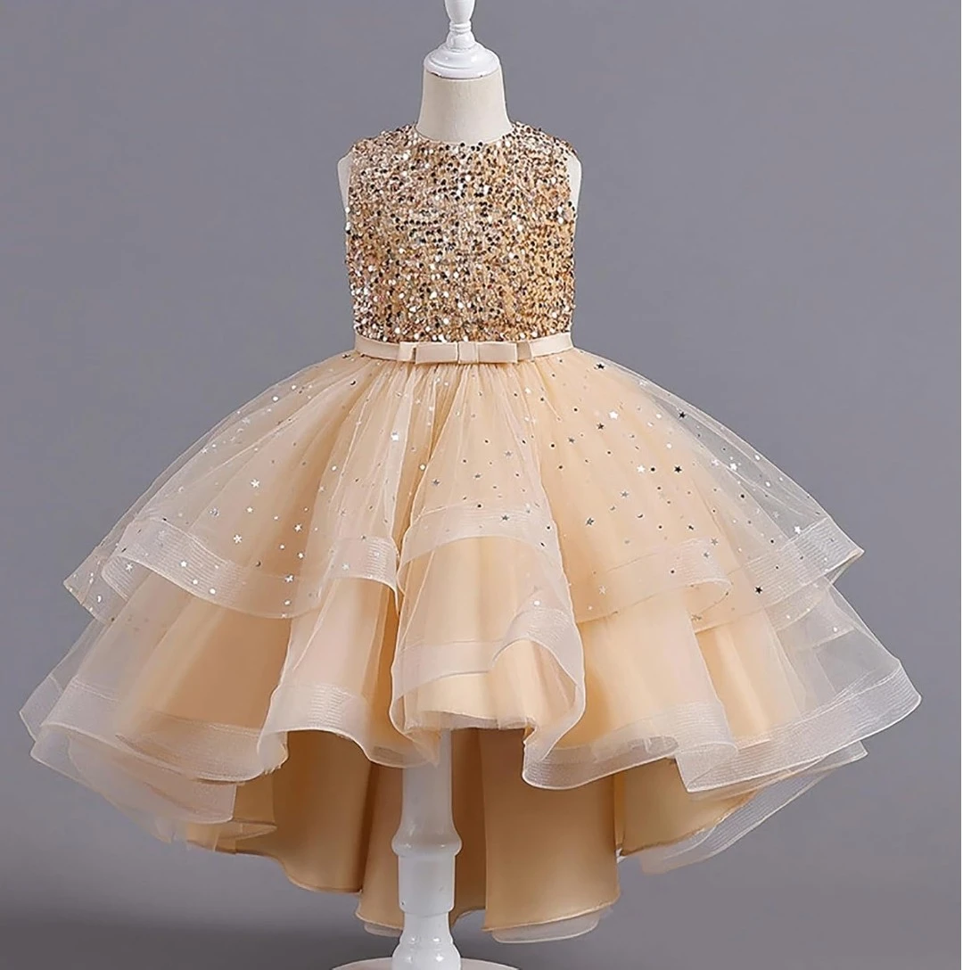 VESTIDO ELEGANTE CON COLA BC 4