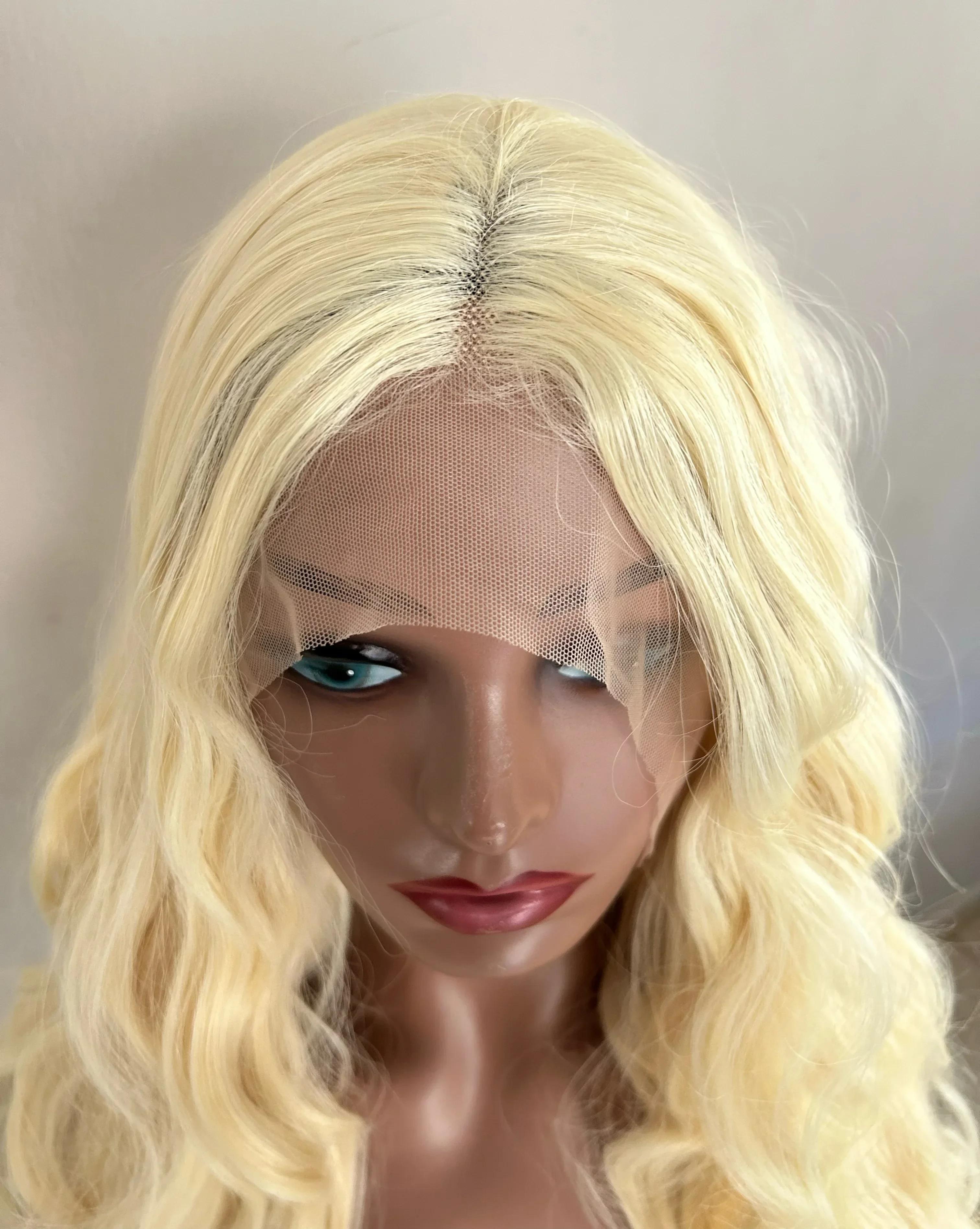 Peluca Rubia 28”  4