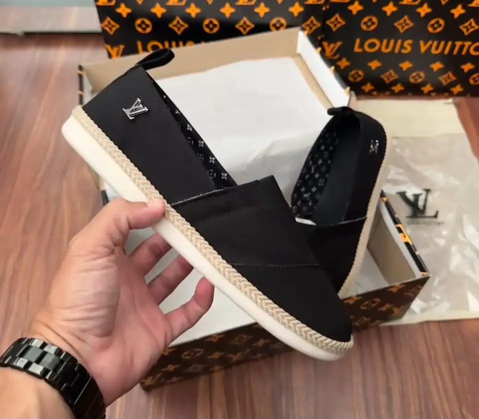 SAPATILHAS LOUIS VUITTON 