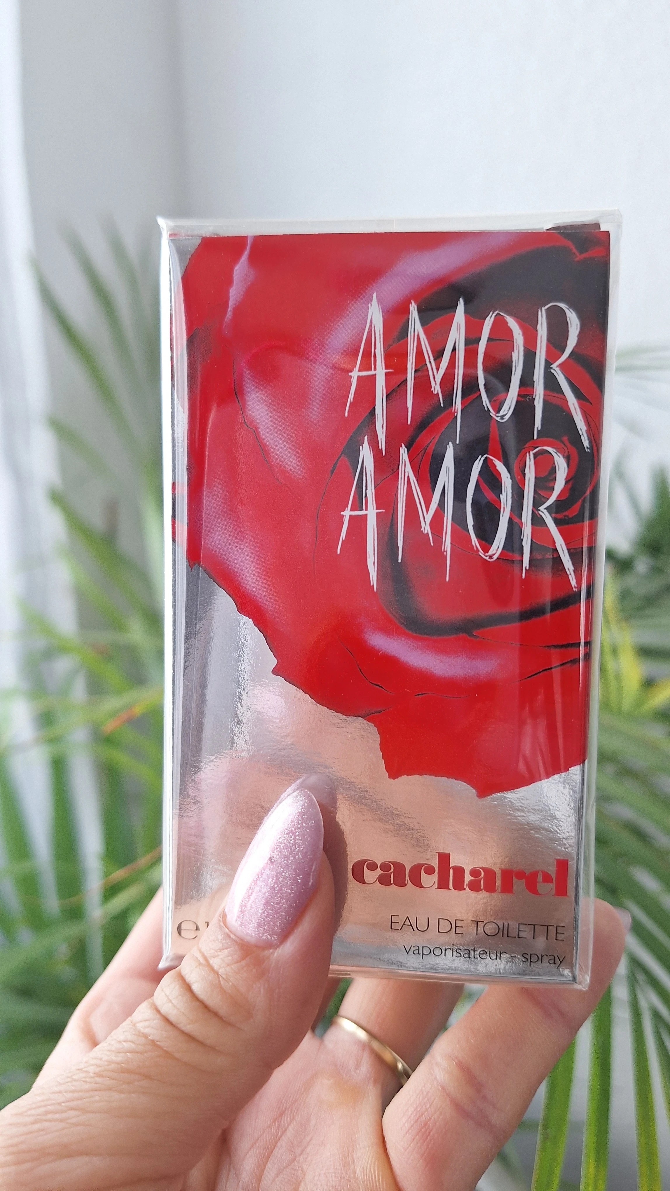 Amor amor Cacharel