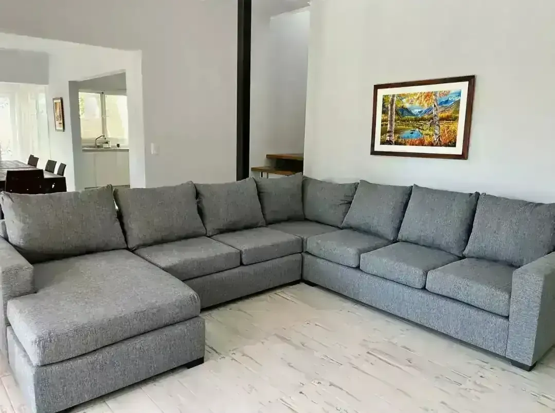 Sala en U moderna