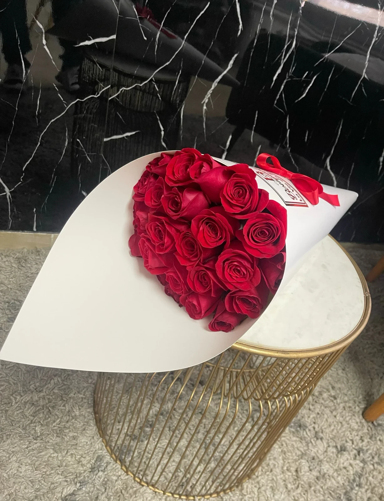 Cono de 24 rosas 