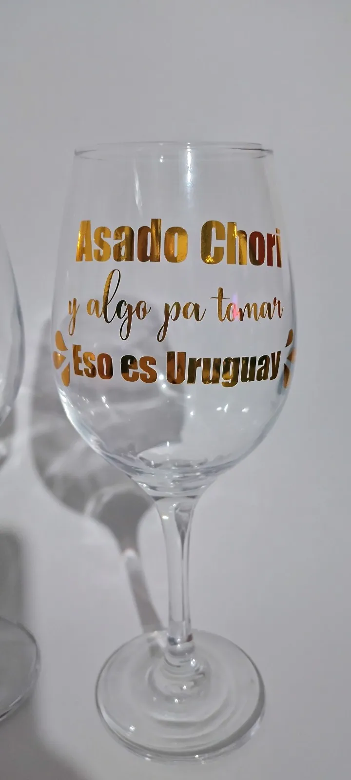 Copa de vino con diseño en vinilo  4