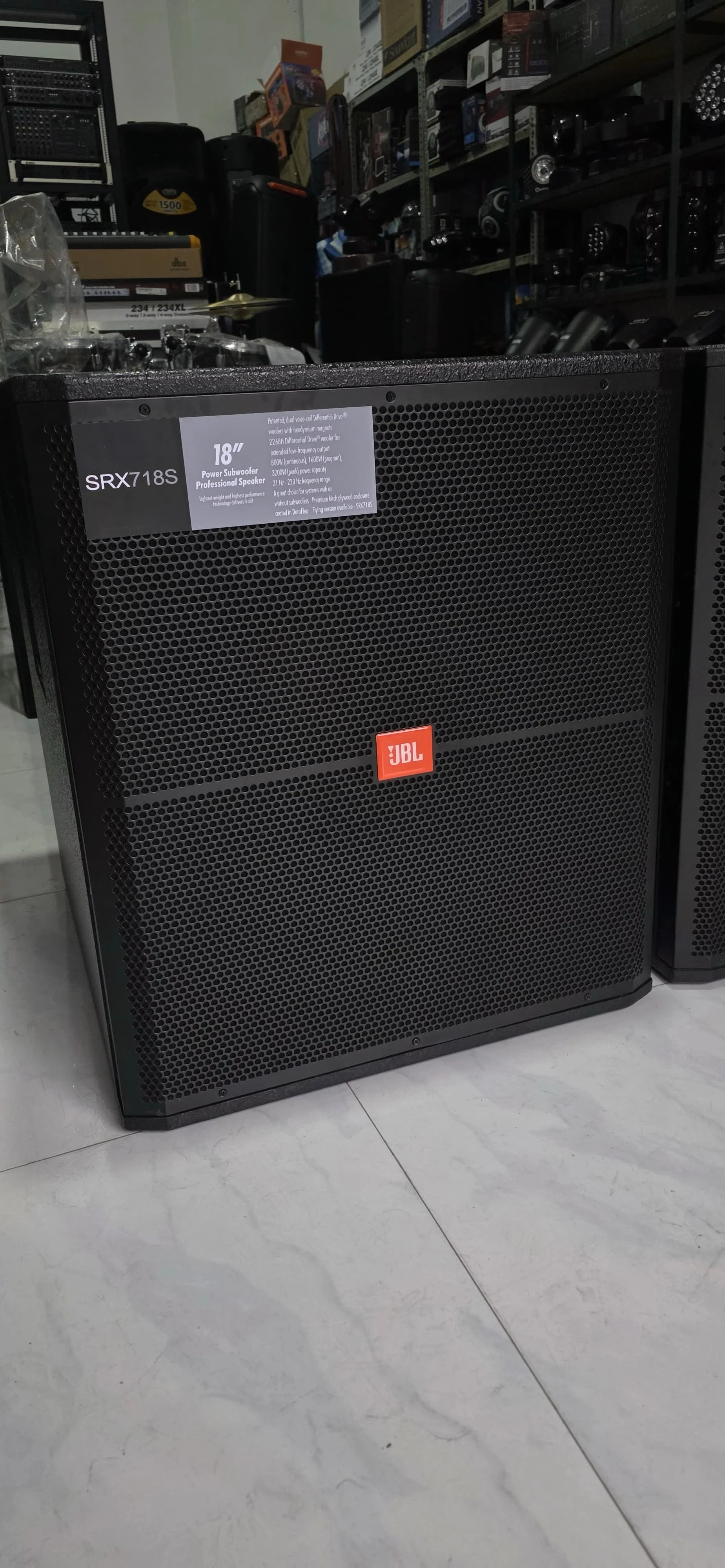 PASIVOS JBL SRX718S 2