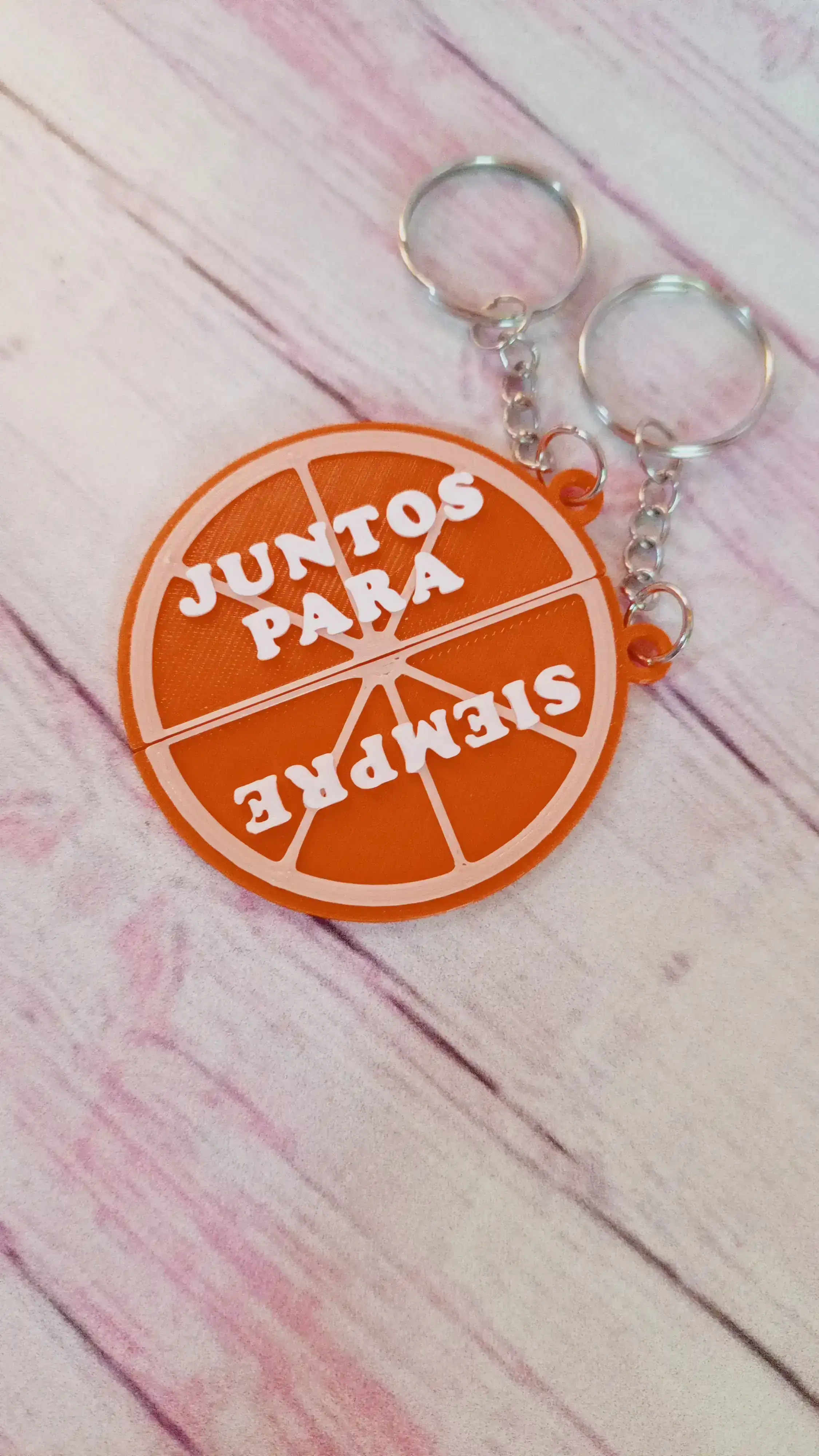 LLAVERO PARA COMPARTIR CON TU MEDIA 🍊