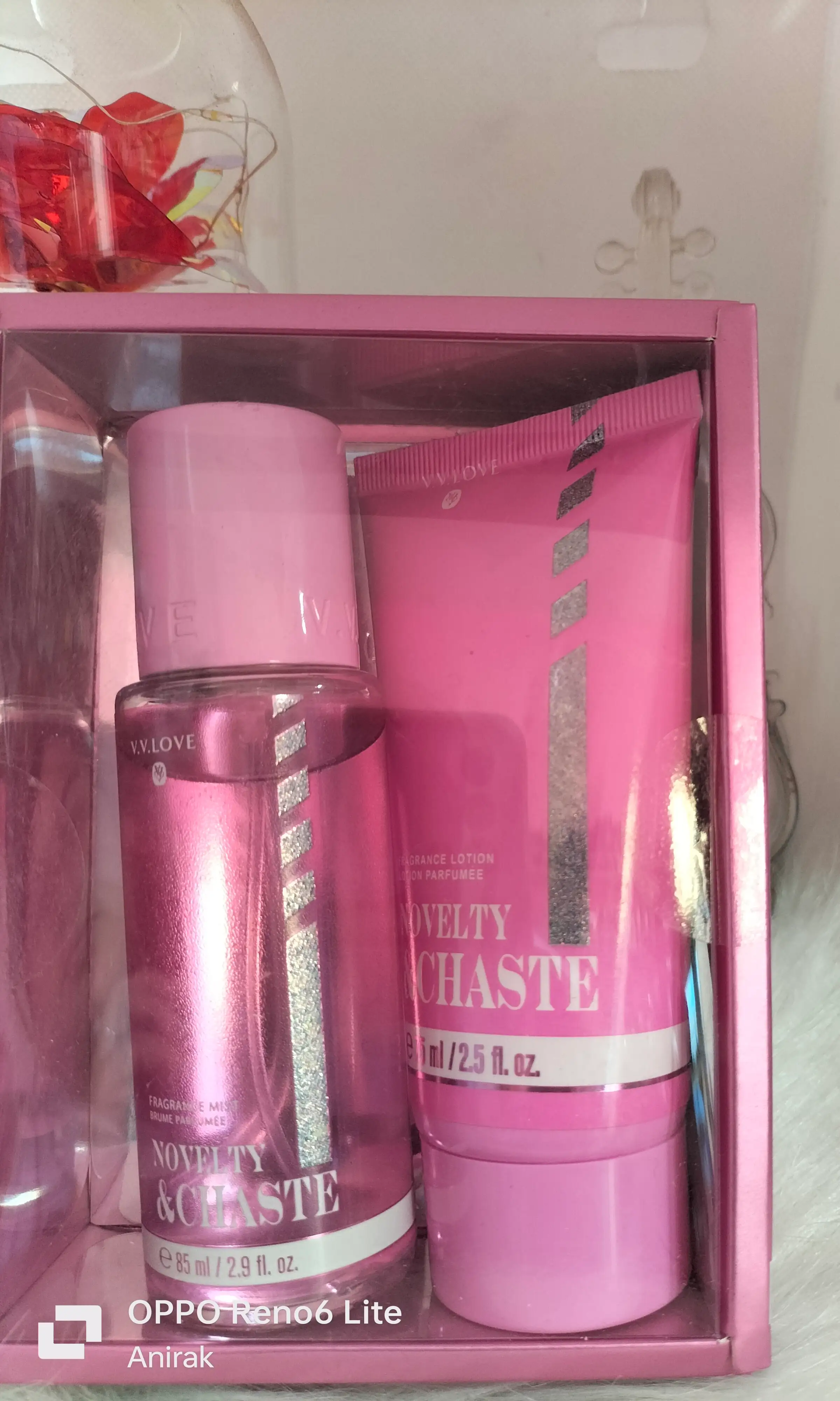 Duo NOVELTY & CHASTE  de V.V.LOVE