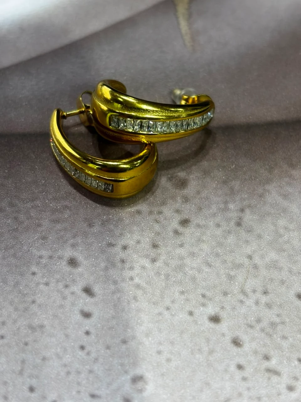 aros acero con enchape en oro 