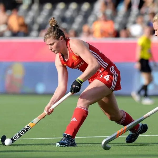 HOCKEY SOBRE CÉSPED