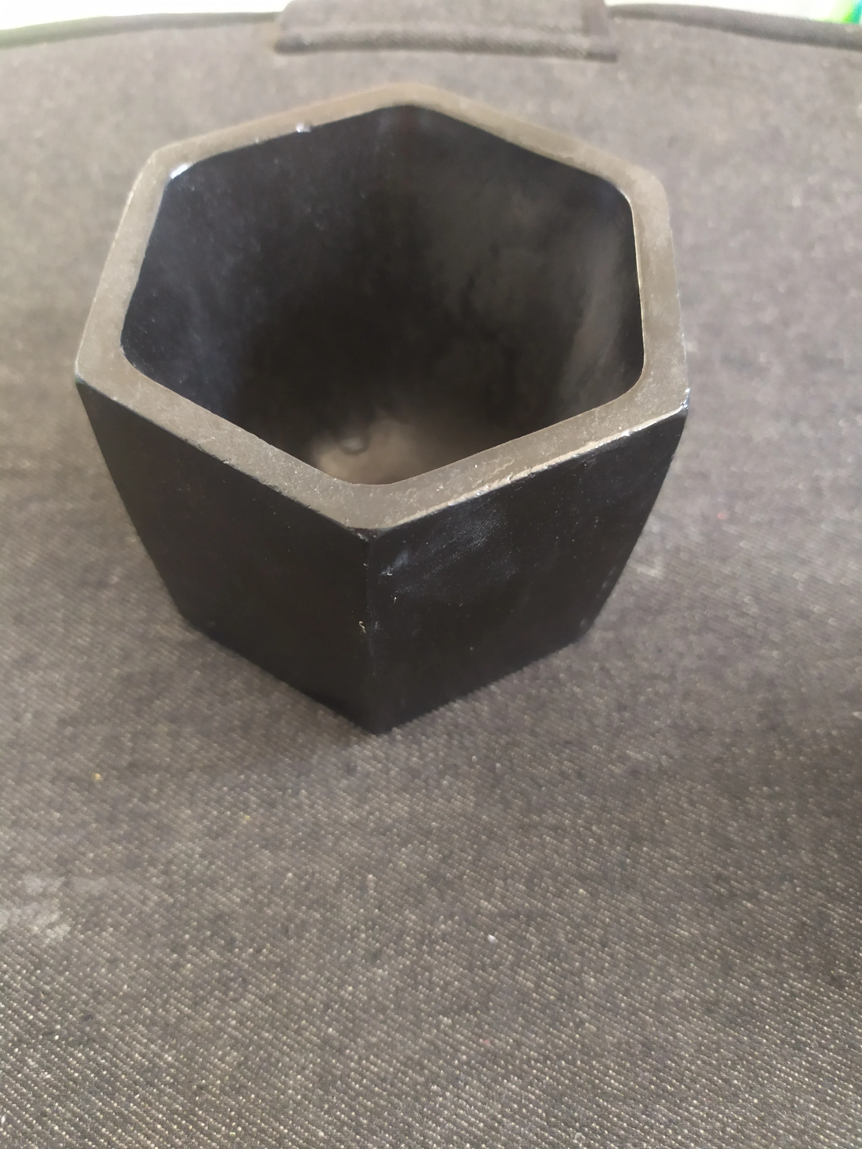 Maceta mediana geométrica diamante g