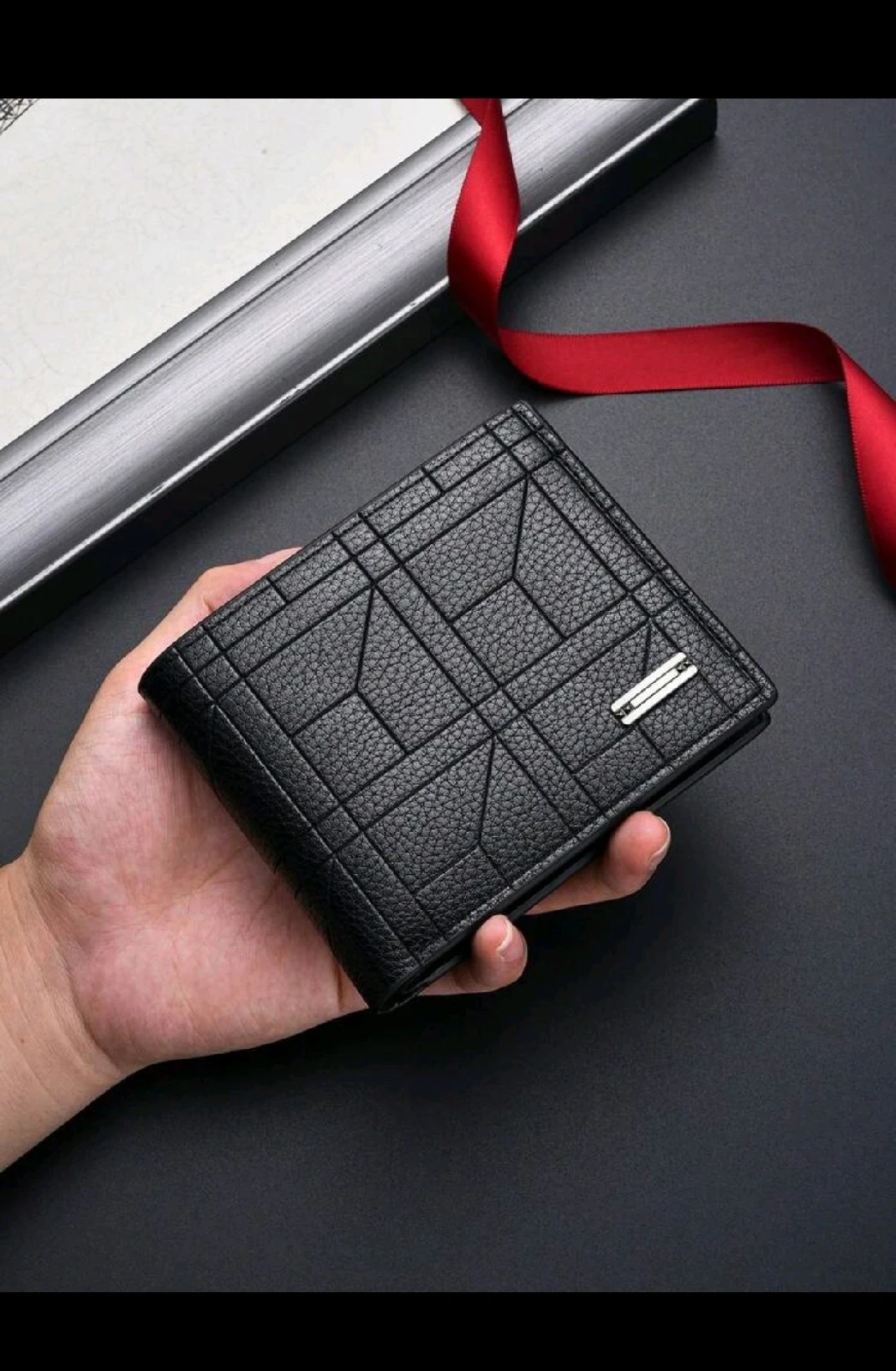 Billetera de Caballero Elegante con Textura Geométrica