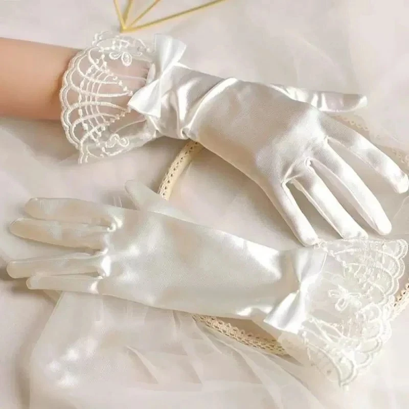 GUANTES DE CEREMONIA CORTOS