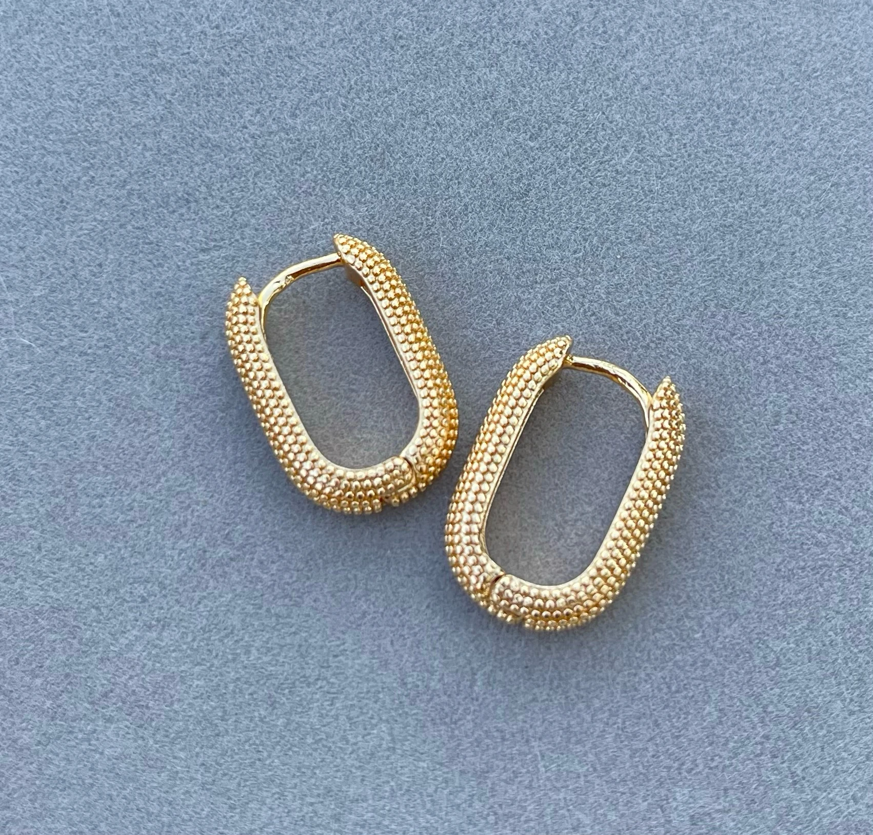 Hoops Selena.