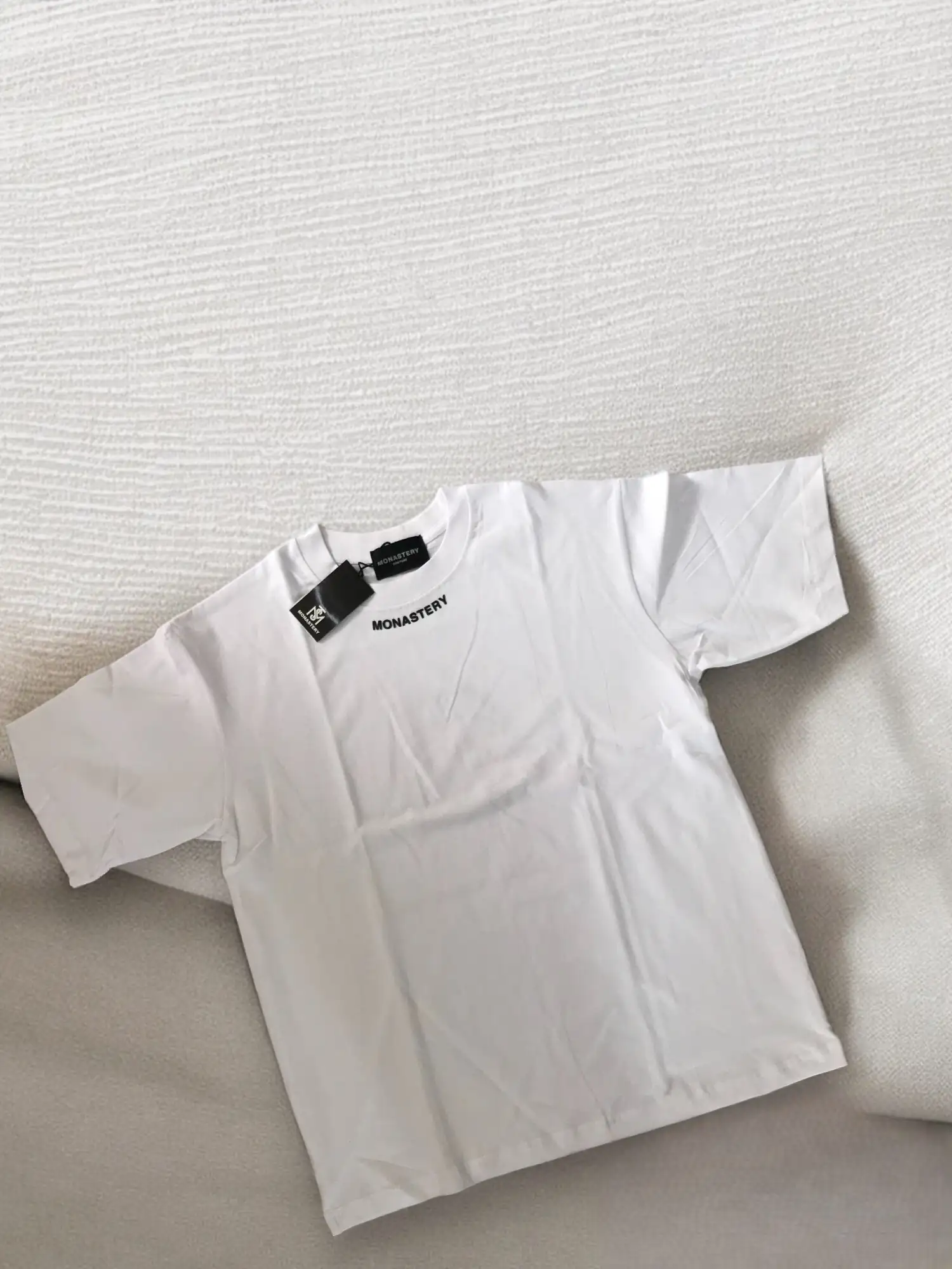 Camiseta Monastery Blanca Robot