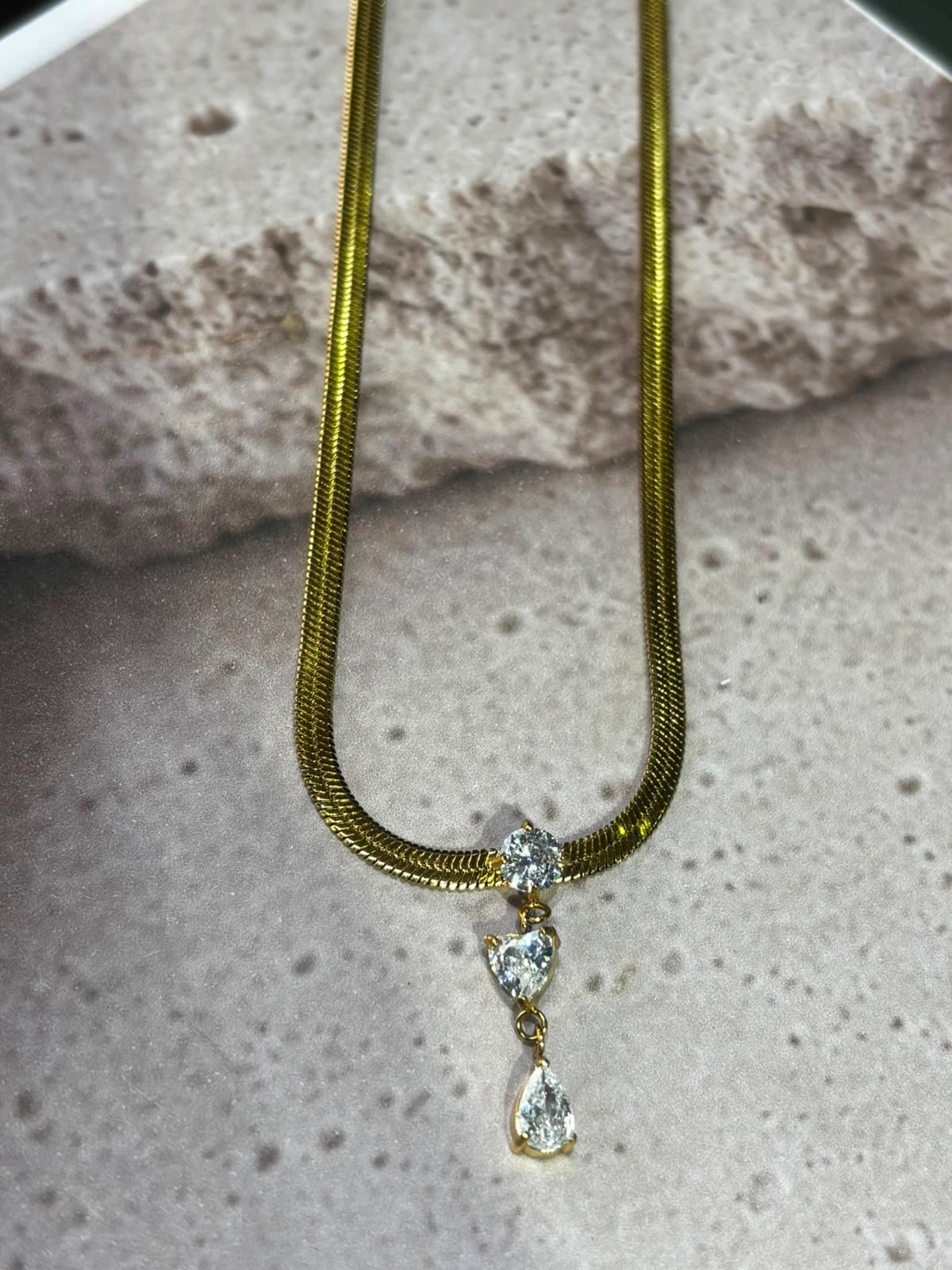 collar acero con enchape en oro 