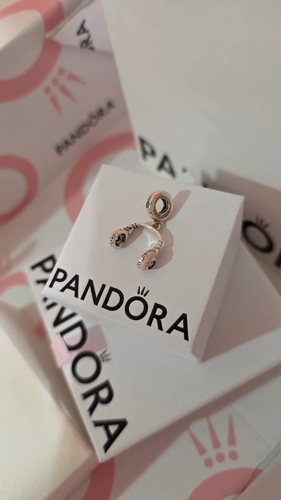 Pandora headphones pink enamel charm 2