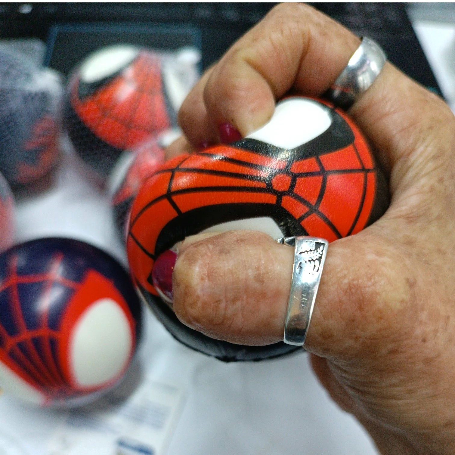 Docena de pelota antiestres spiderman  4