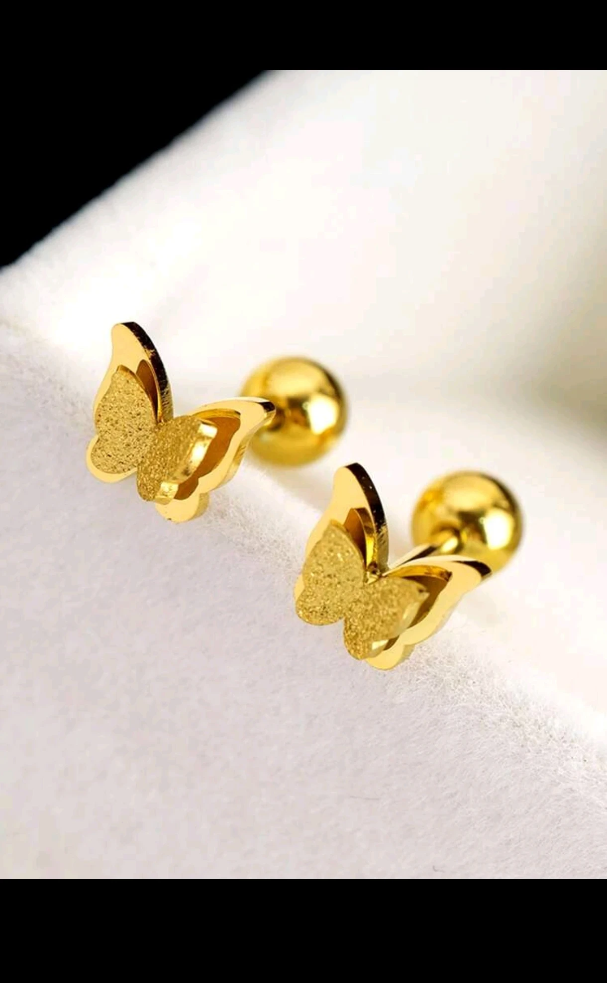 Pendientes Topos Mariposa Bidimensional - Zarcillos Minimalistas en Acero Inoxidable con Baño de Oro 18K 4