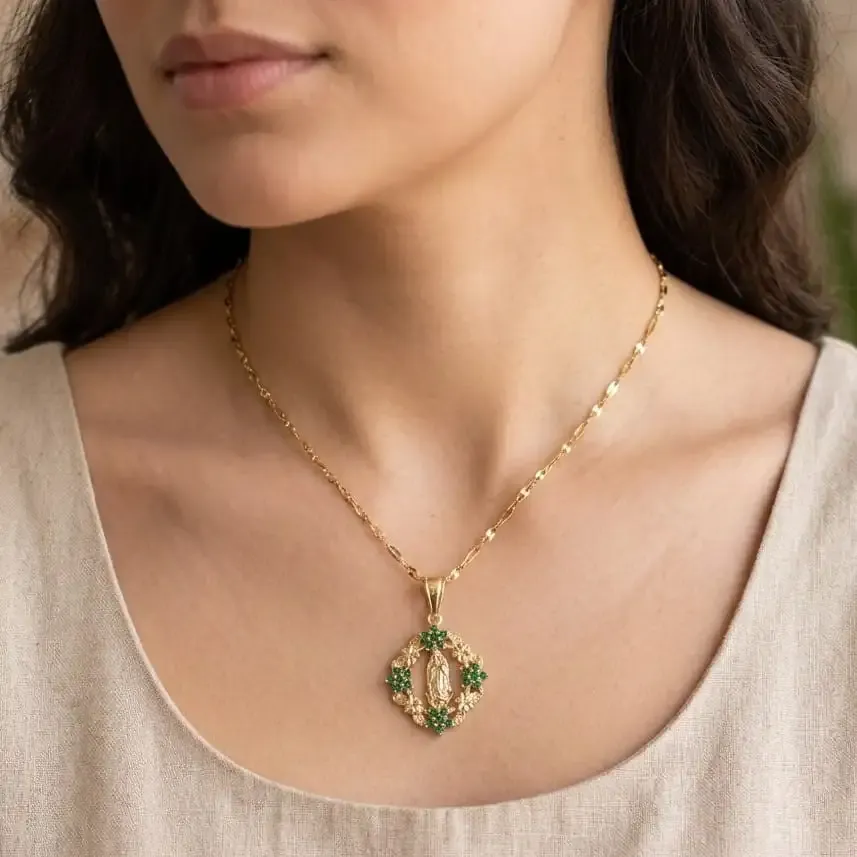 Cadena Y Dije En Acero Con Piedra Circon De Virgen Flores Verdes 3