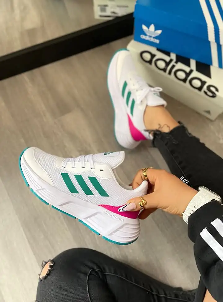 Galaxy 6 (mujer)