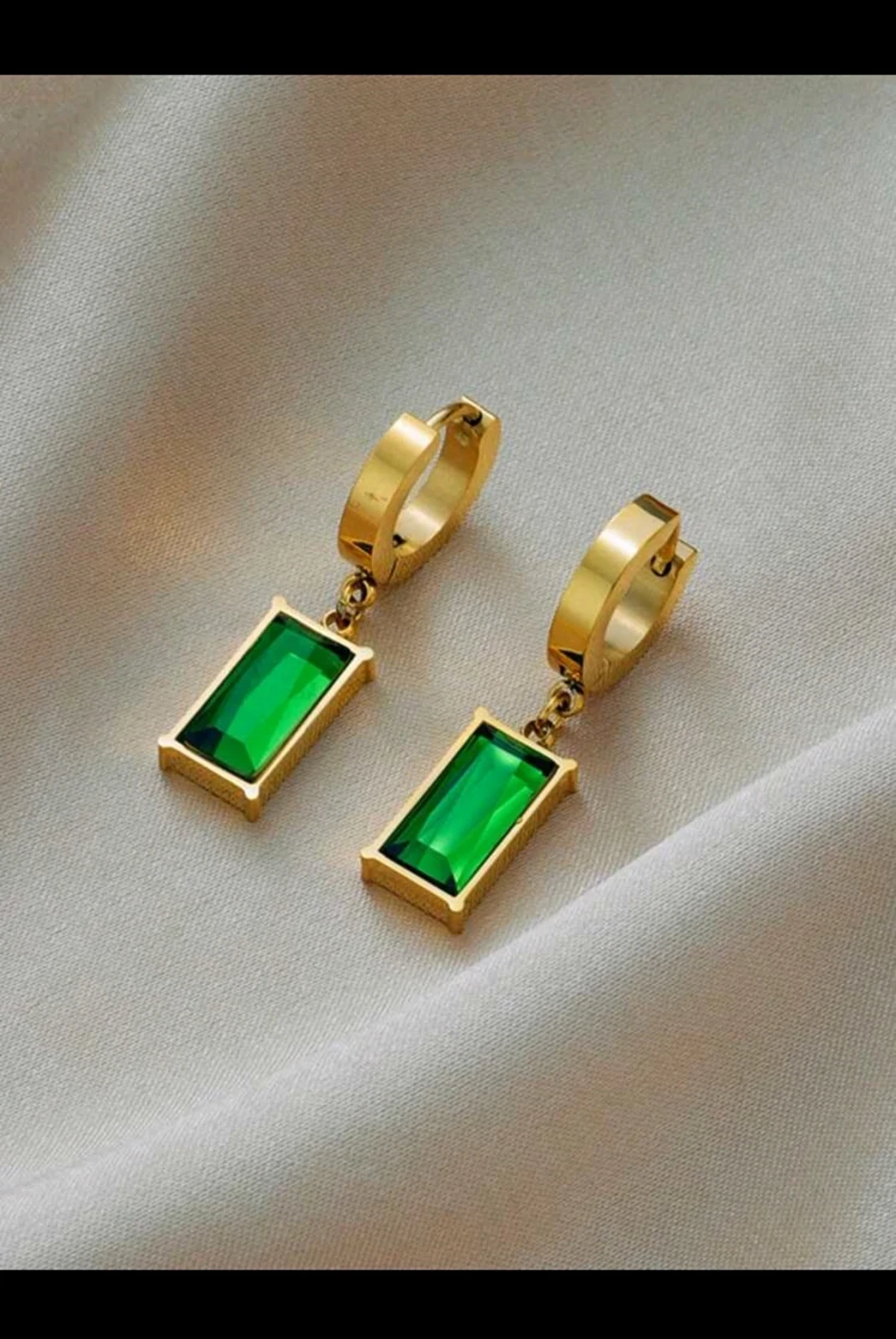 Set de Joyería Esmeralda Vintage - Cadena Plana y Zarcillos en Acero Inoxidable con Baño de Oro 18K 5