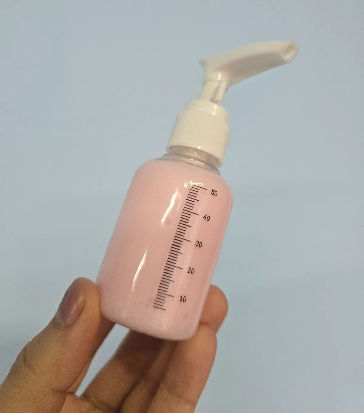 Dispensador con crema de manos