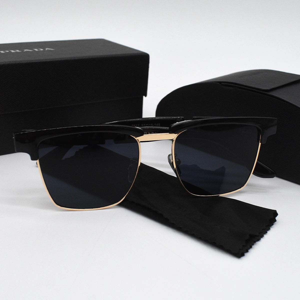 Lentes de Sol Prada 4