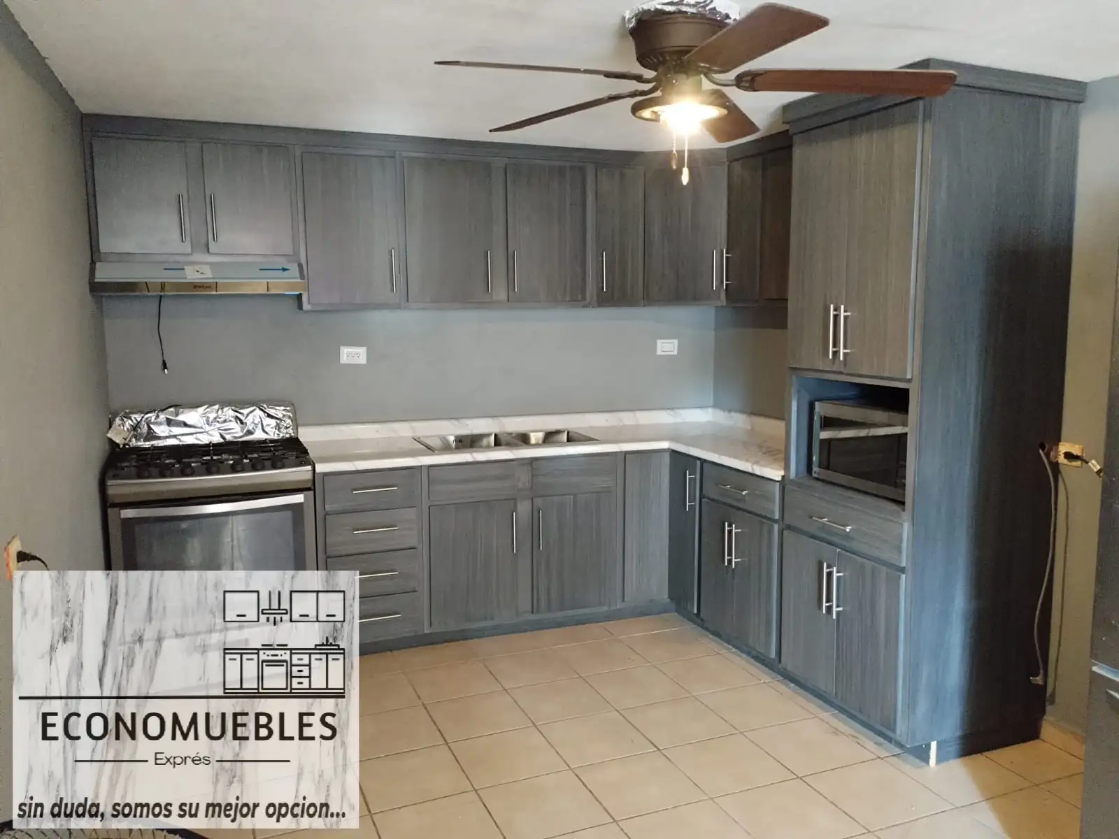 Cocina gris
